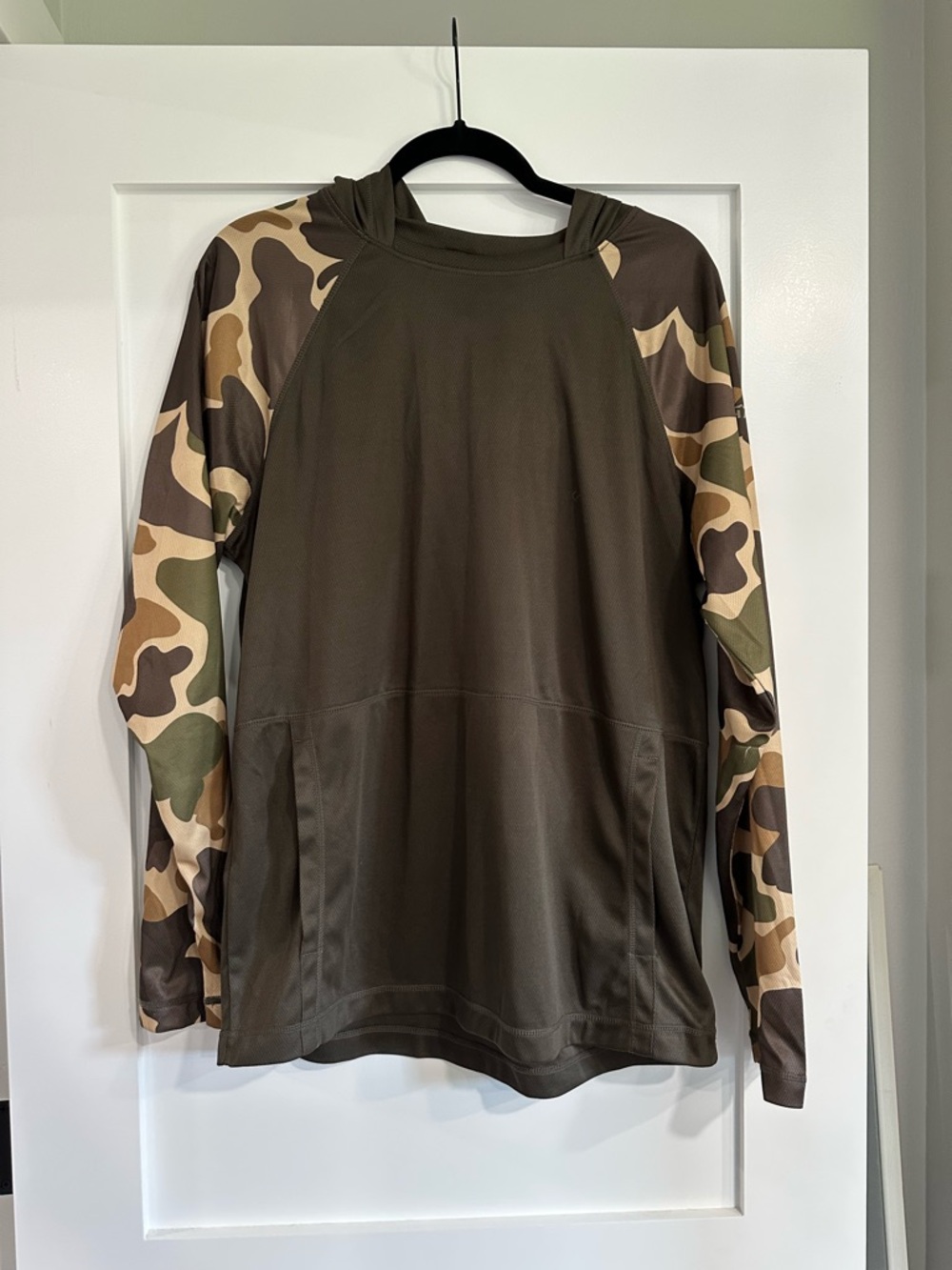Habit Men’s Hoodie with Camouflage Sleeves